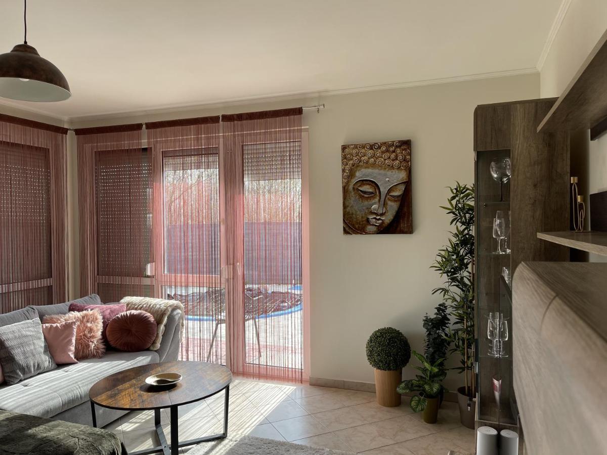Apartamento Zen Garden Vendeghaz *
